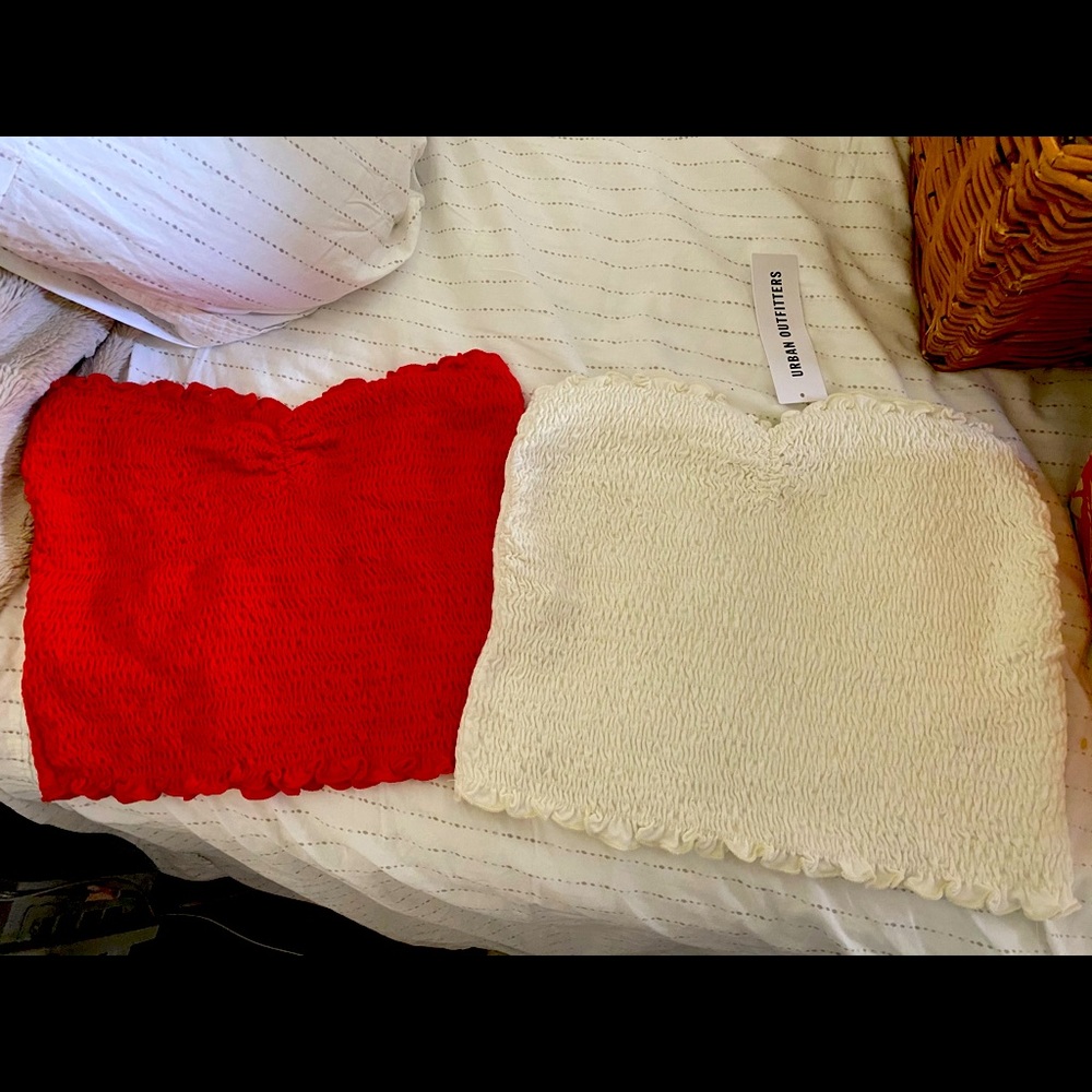 Red & white scrunchie top